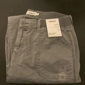 Sonoma goods for life capri mid rise pants